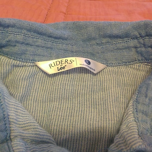 Blue button down - Picture 4 of 4